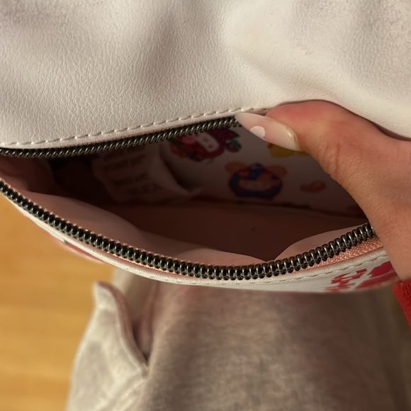 Hello kitty backpack - Picture 2 of 3